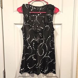Spense-Black w/White, Medium, Ruffle Vneckline, Sleeveless Blouse